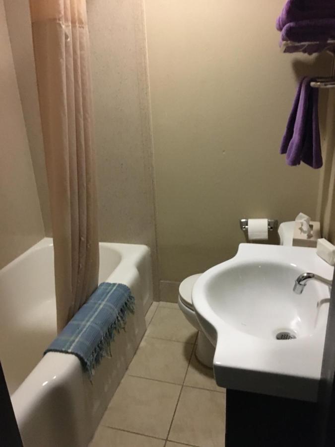 Hotel Cazan Mamou Bagian luar foto